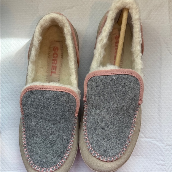Sorel Shoes - Women's NIB Sorel Tremblant II Moccasin in Sandy Tan, Faux Pink US Size 9